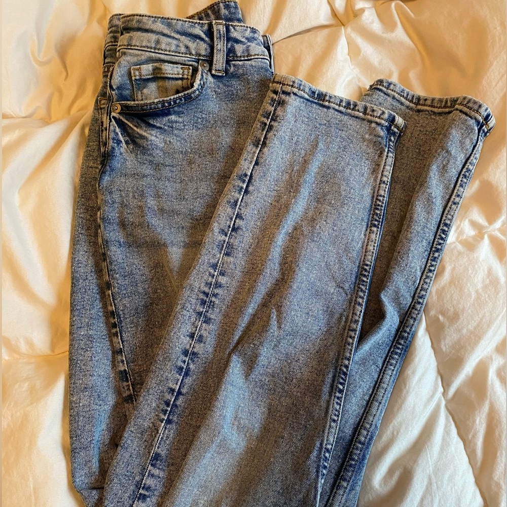 Hi-Rise Light Washed Mom Jeans H&M